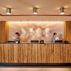 4* מלון Grand Bach Select